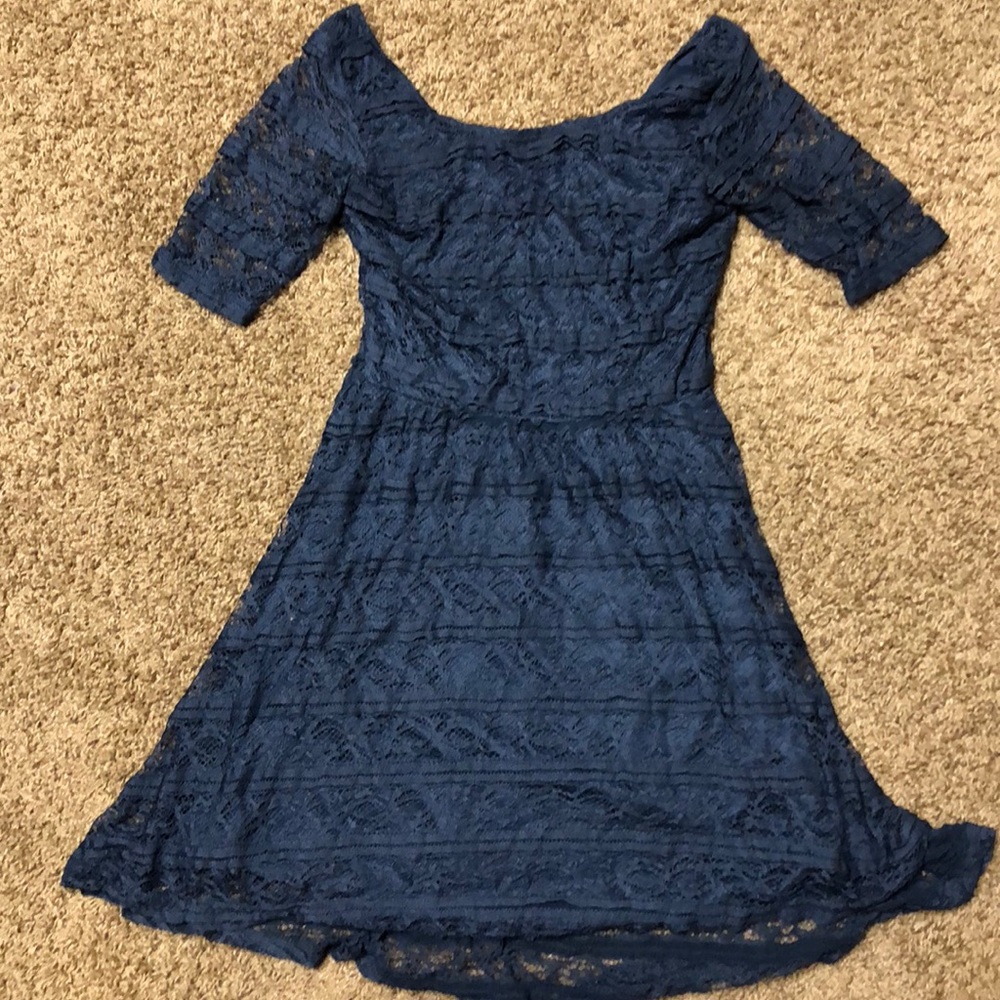 Rewind lace dress